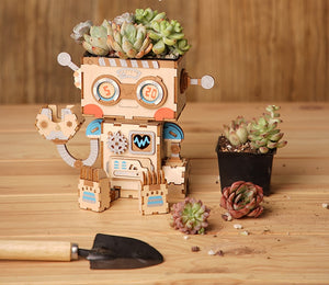 ILikeBuilding Wooden Robot Flower Pot