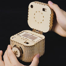 Load image into Gallery viewer, DIY Wooden Treasure Box Kit